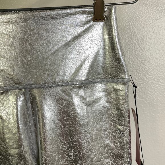 Carbon 38 Crackle Foil 7/8 Leggings Medium Womens Silver Metallic Gym Workout - Picture 7 of 9